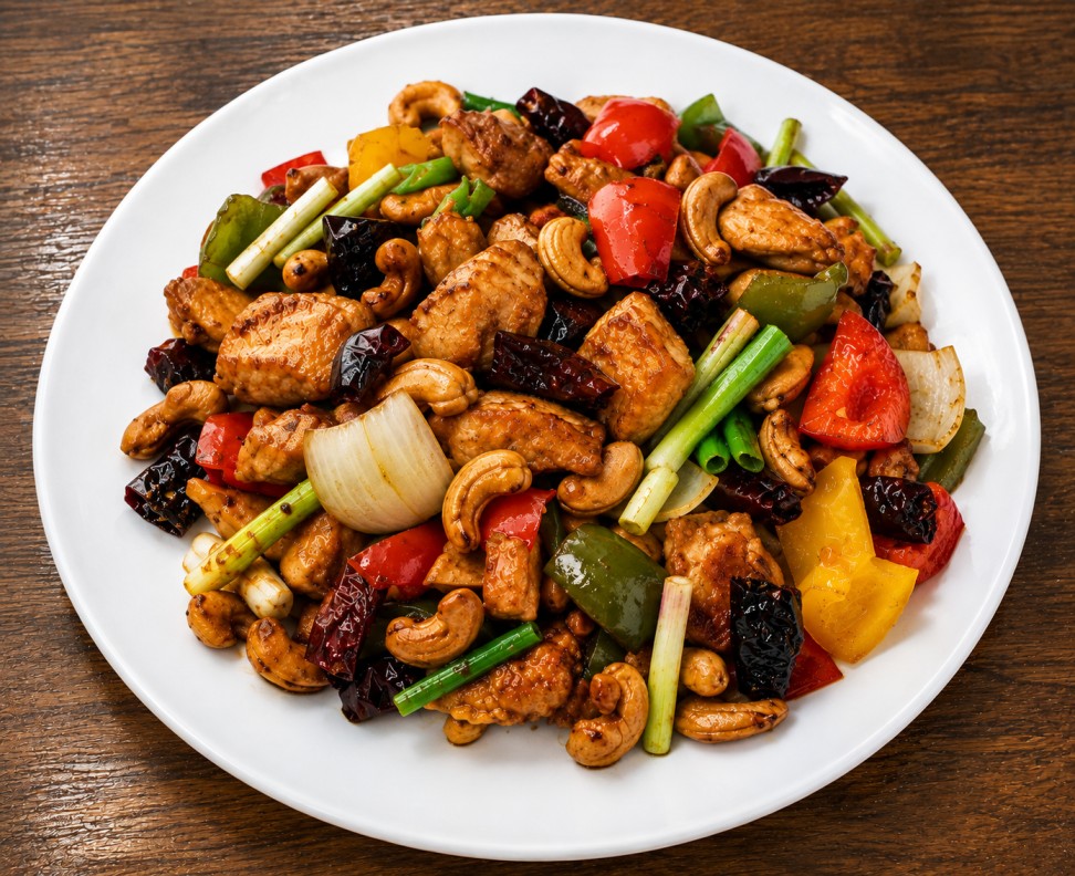 ไก่ผัดเม็ดมะม่วงหิมพานต์ (Stir-fried Chicken with Cashew Nuts)