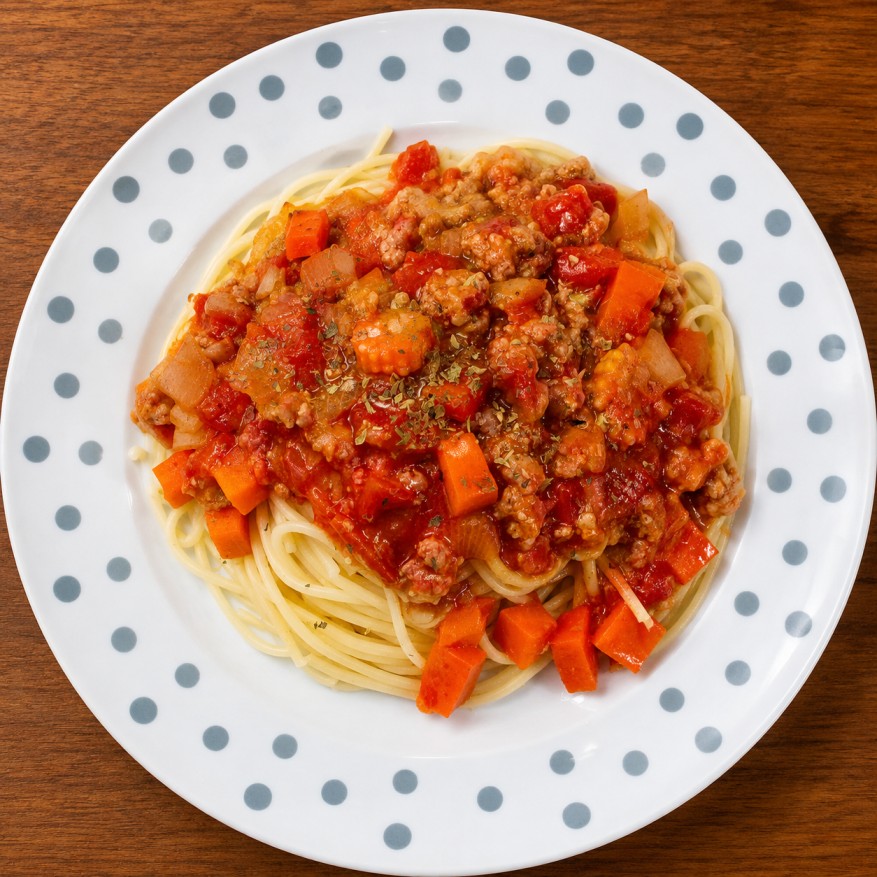 สปาเกตตีซอสมะเขือเทศหมูสับ (Spaghetti with Tomato and Minced Meat Sauce)