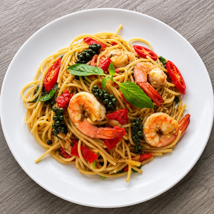 สปาเกตตีผัดพริกไทยอ่อนกุ้ง (Spaghetti with Shrimp, Chili and Green Peppercorn)