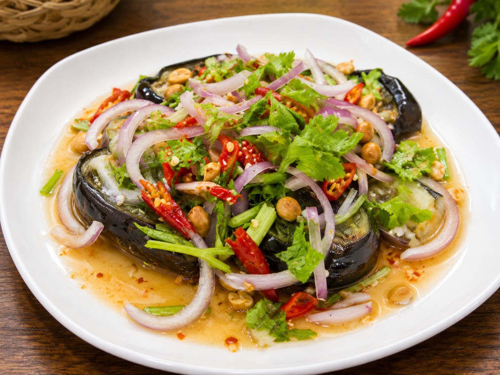 ยำไข่เยี่ยวม้า (Century Egg Salad)