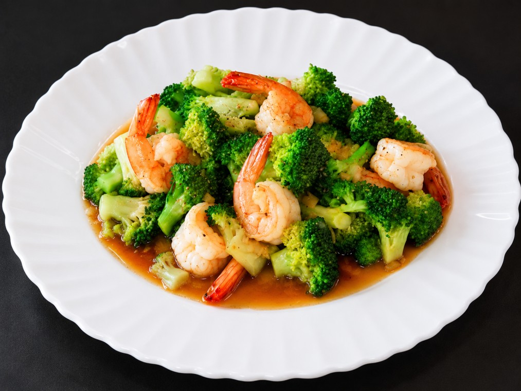 ผัดบรอกโคลีกุ้ง (Stir-Fried Broccoli with Shrimp)