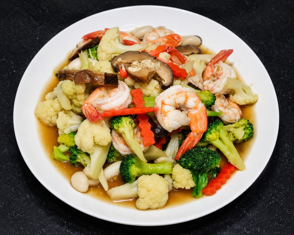 ผัดผักรวมมิตรกุ้ง (Stir-Fried Mixed Vegetables with Shrimp)