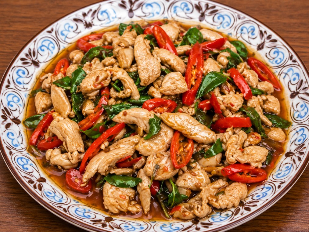 ผัดไก่พริกกะเพรา (Stir-fried Chicken with Chili and Holy Basil)