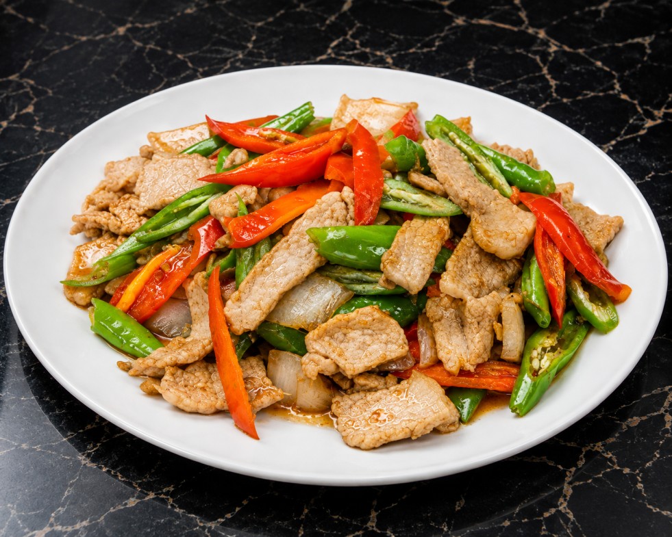 หมูผัดพริก (Stir-fried Pork with Chili and Vegetables)