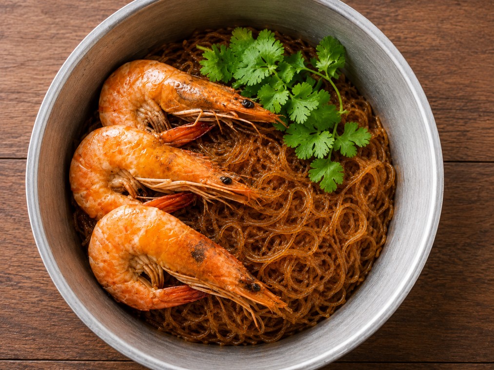 กุ้งอบวุ้นเส้น (Glass Noodles with Prawns)