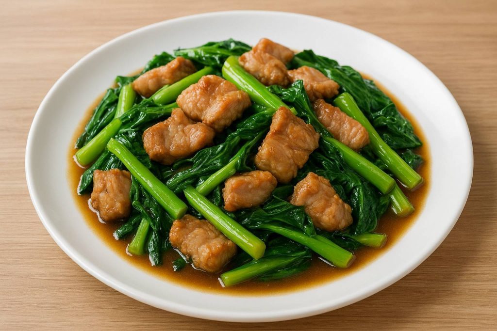 คะน้าหมูกรอบ (Stir-fried Chinese Kale with Crispy Pork)