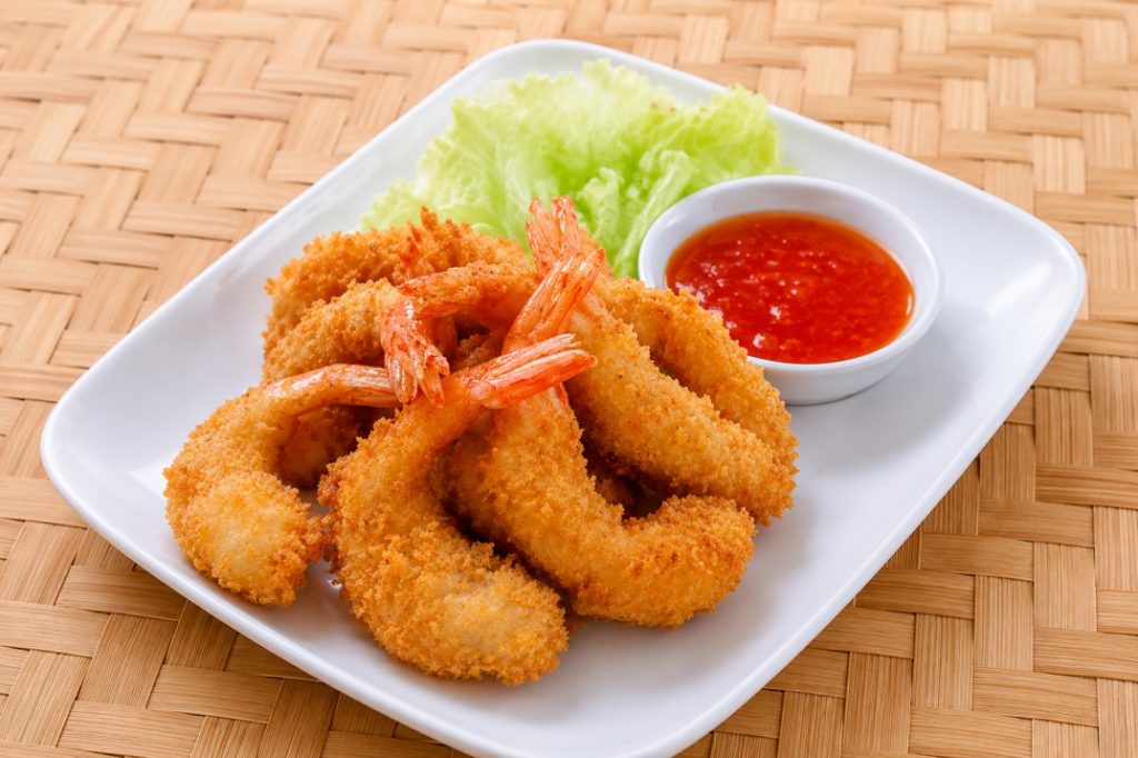 กุ้งชุบเกล็ดขนมปังทอด (Deep-fried Breaded Shrimp)